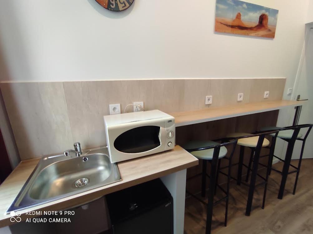 Lyonnais Hostal