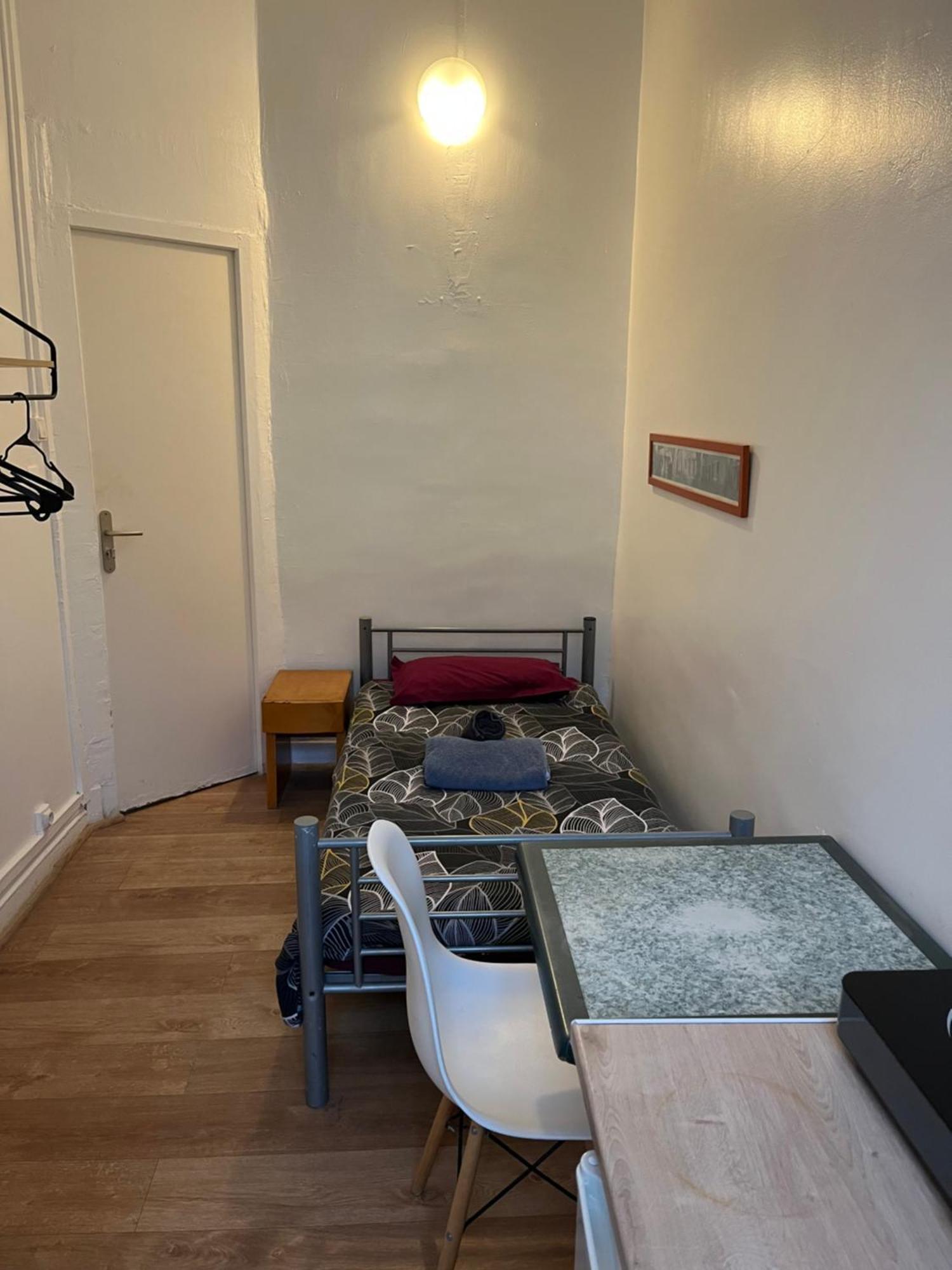 Hostal Lyonnais *