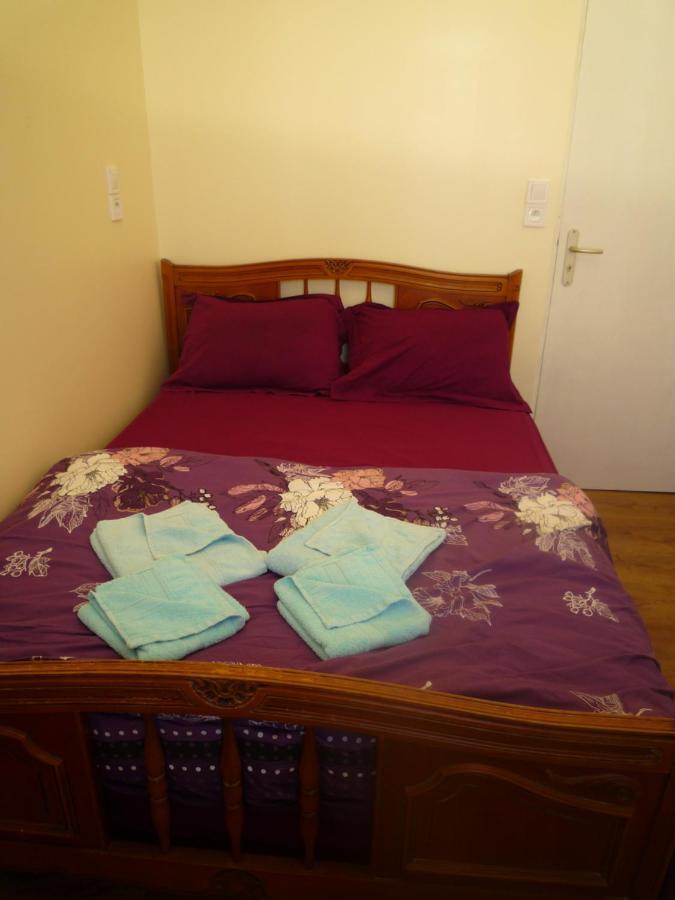 Lyonnais Hostal *