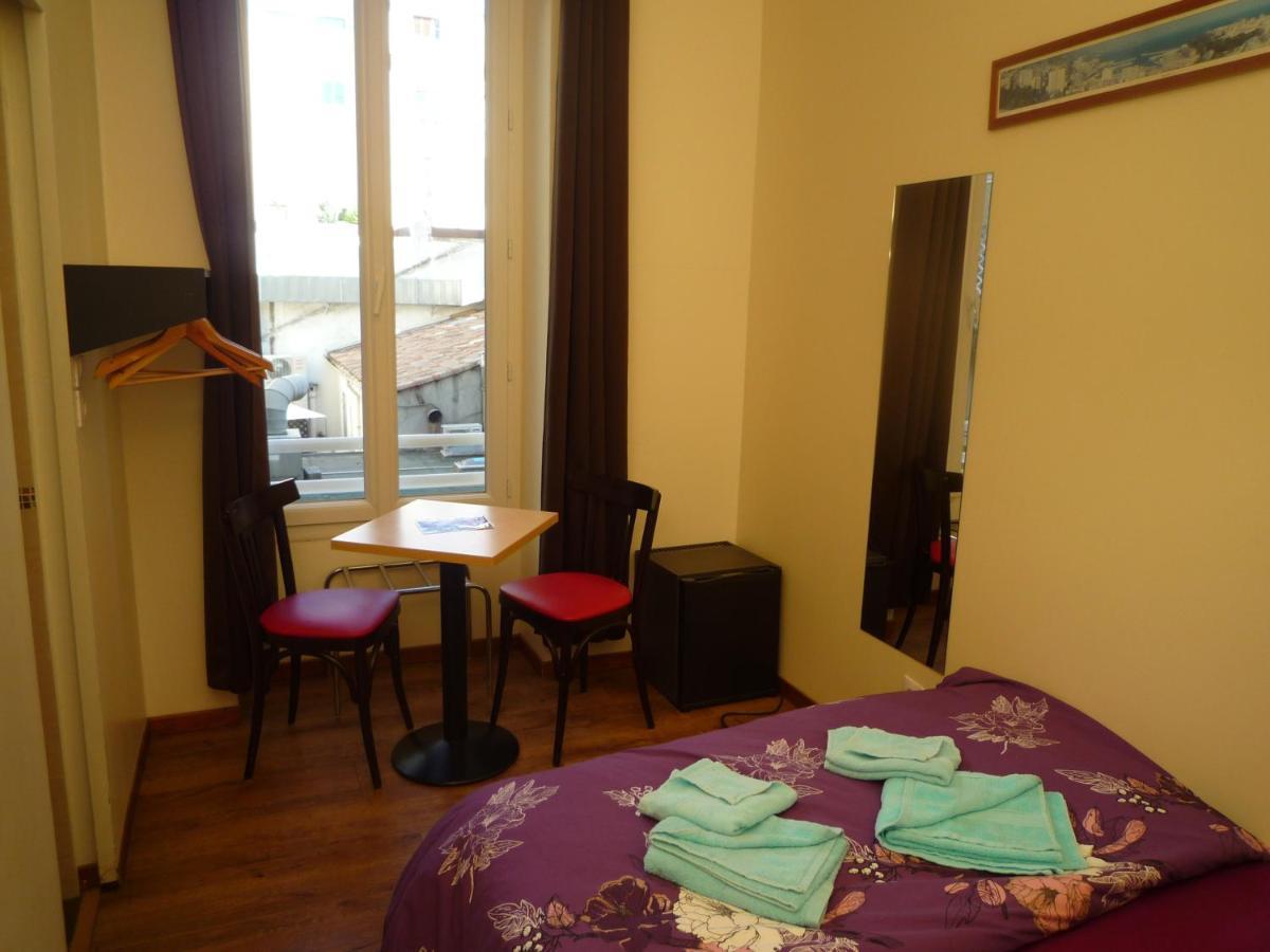 Lyonnais Hostal